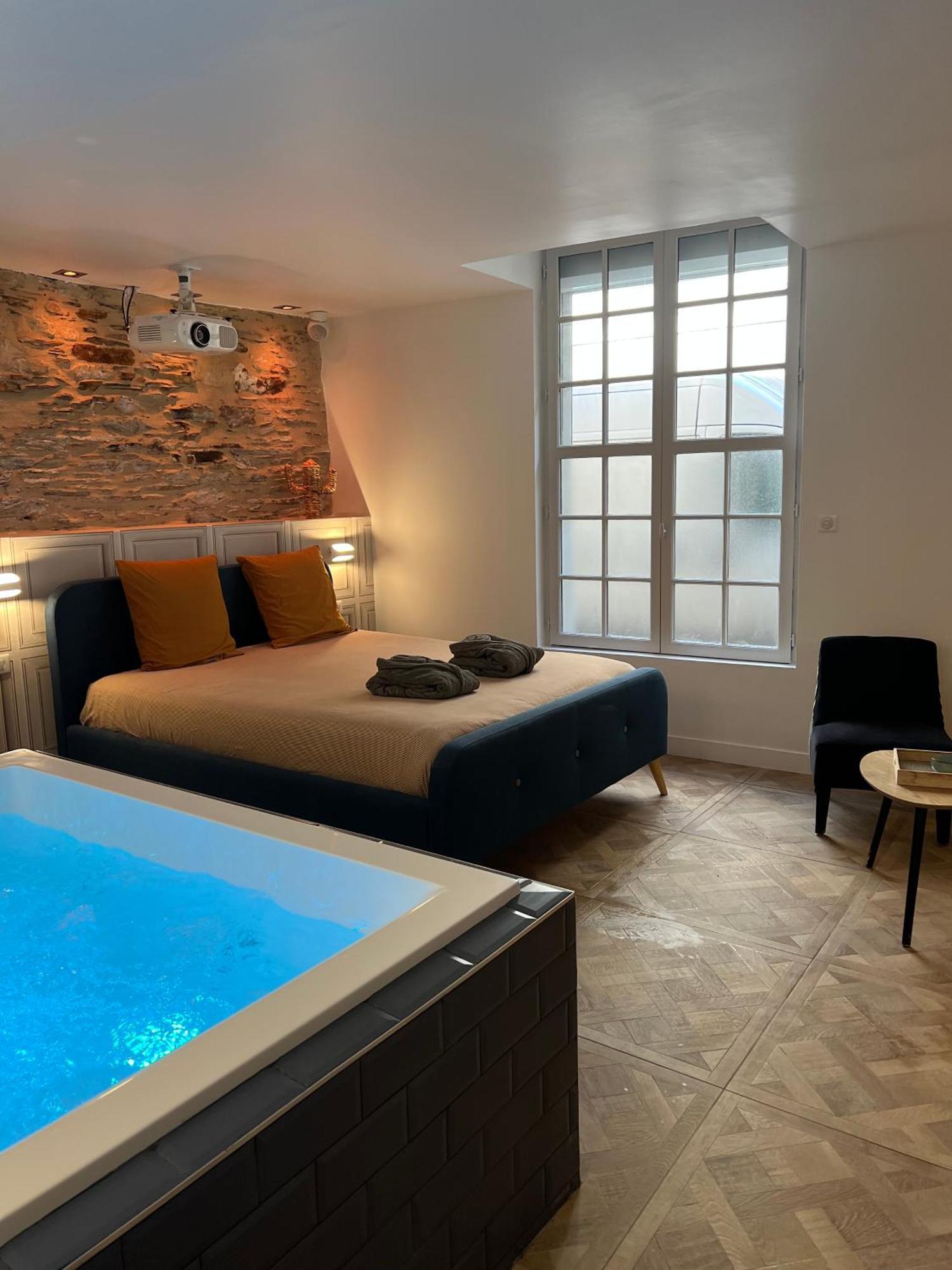 Appartement Avec Jacuzzi Sauna & Home Cinema - Nid D'Анже Екстериор снимка
