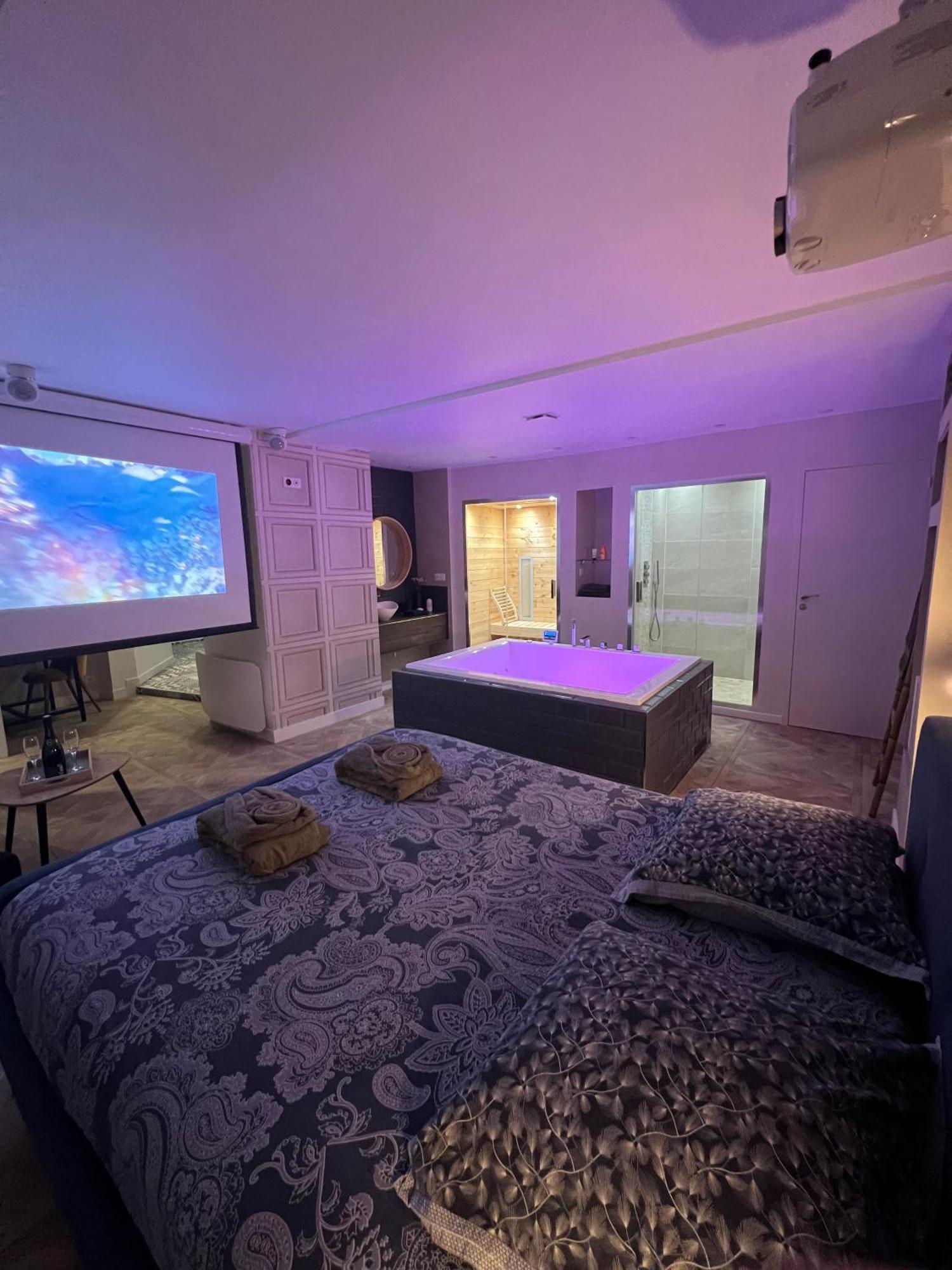 Appartement Avec Jacuzzi Sauna & Home Cinema - Nid D'Анже Екстериор снимка