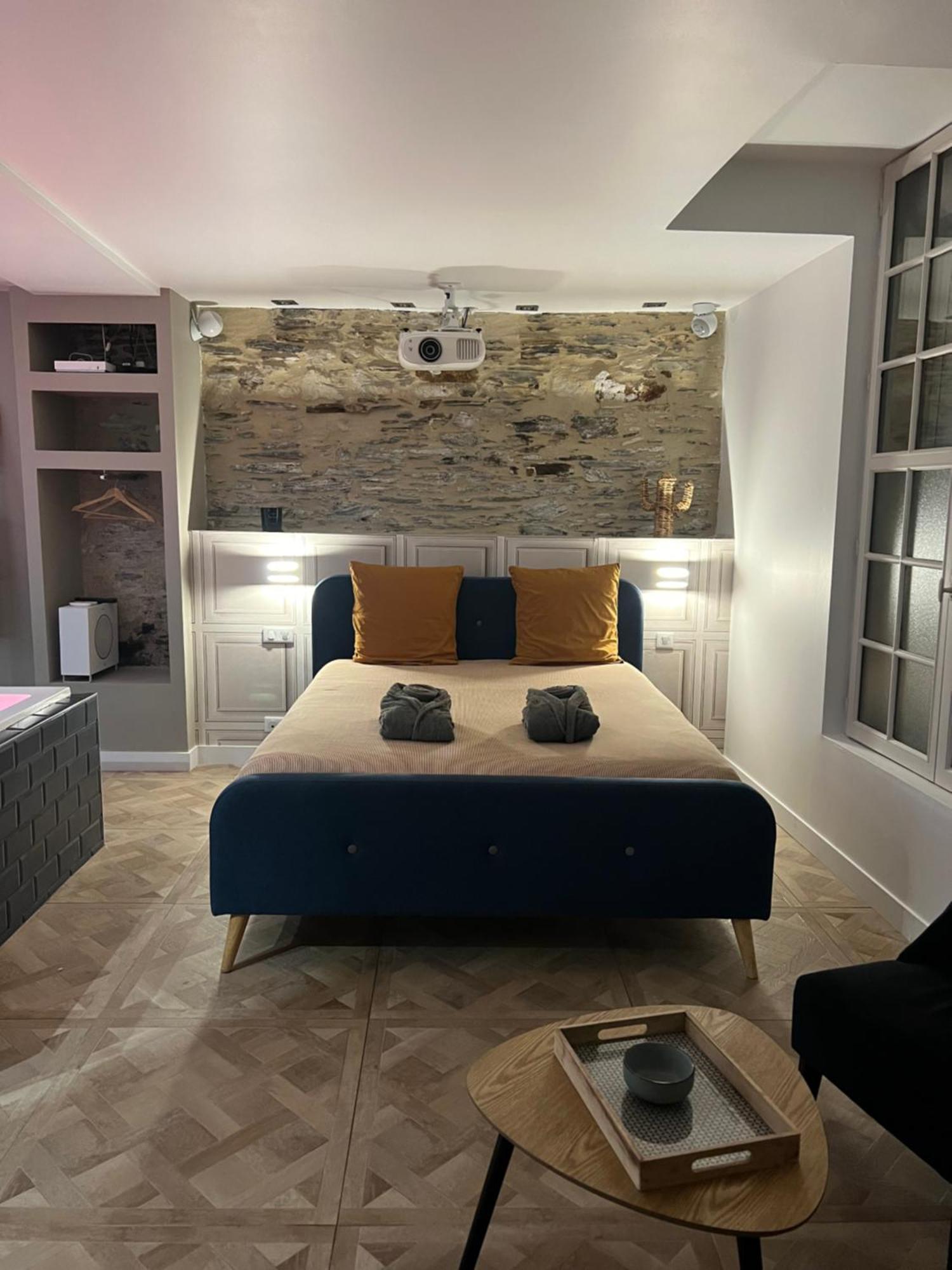 Appartement Avec Jacuzzi Sauna & Home Cinema - Nid D'Анже Екстериор снимка