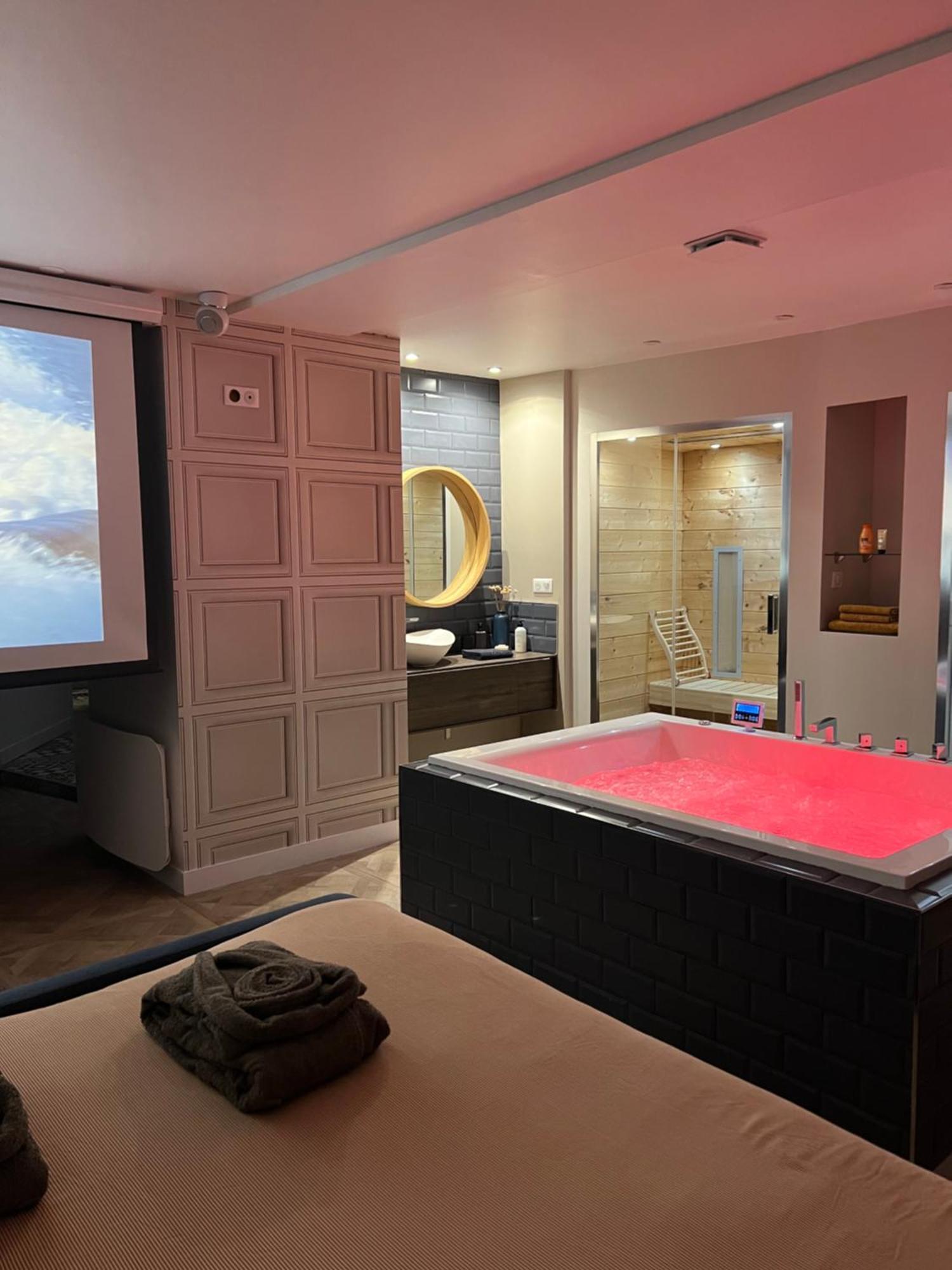 Appartement Avec Jacuzzi Sauna & Home Cinema - Nid D'Анже Екстериор снимка