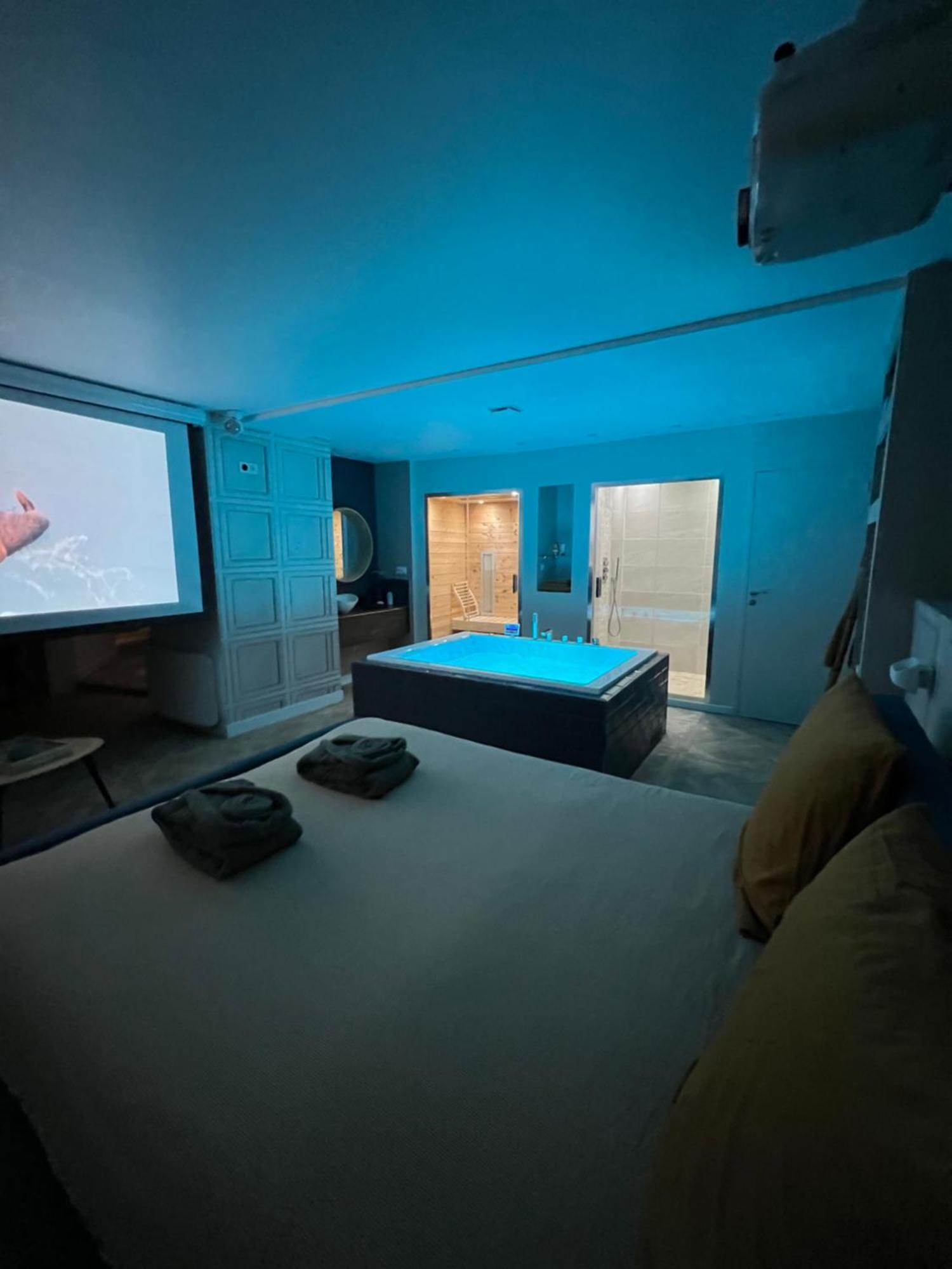Appartement Avec Jacuzzi Sauna & Home Cinema - Nid D'Анже Екстериор снимка