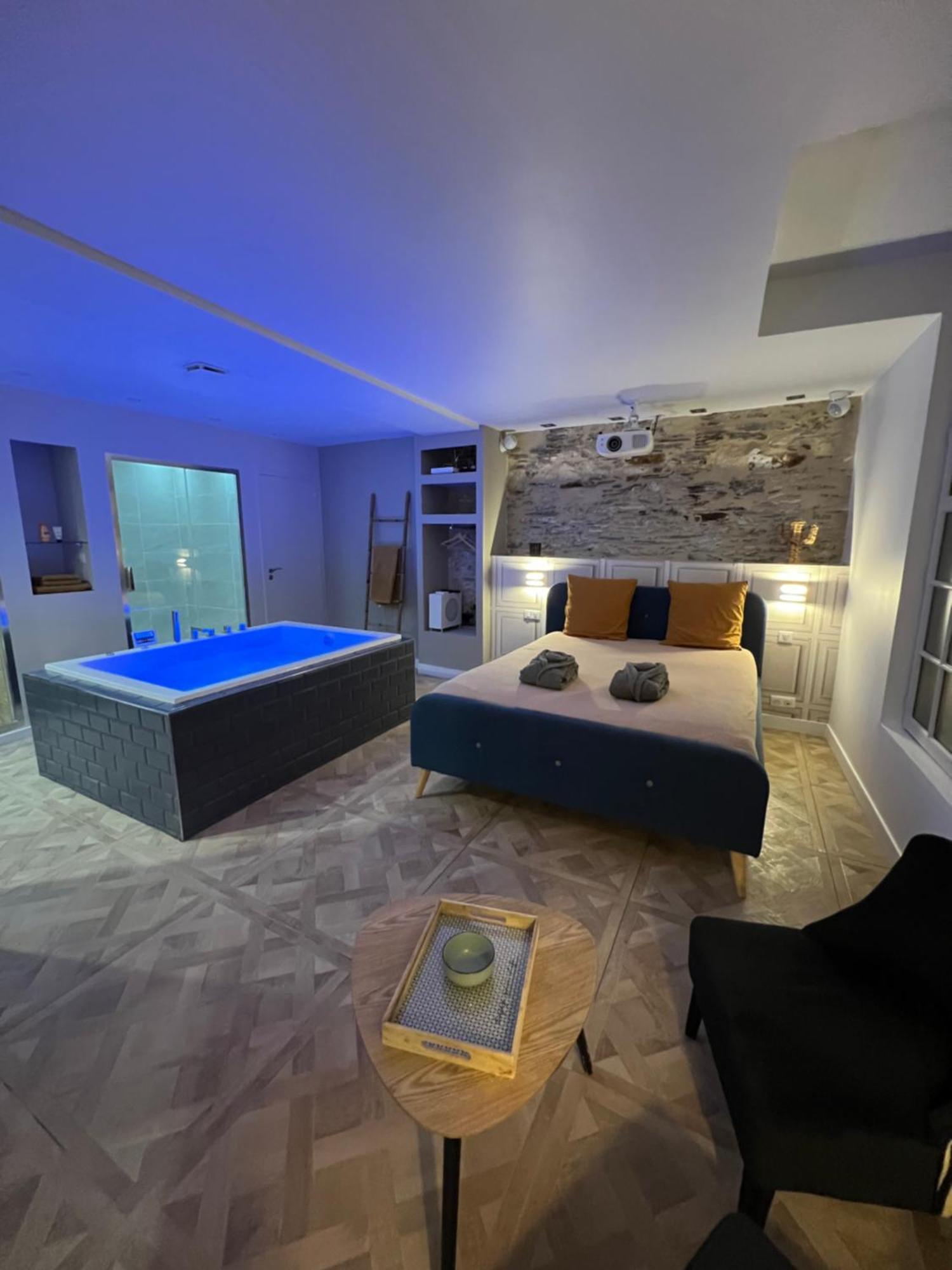 Appartement Avec Jacuzzi Sauna & Home Cinema - Nid D'Анже Екстериор снимка