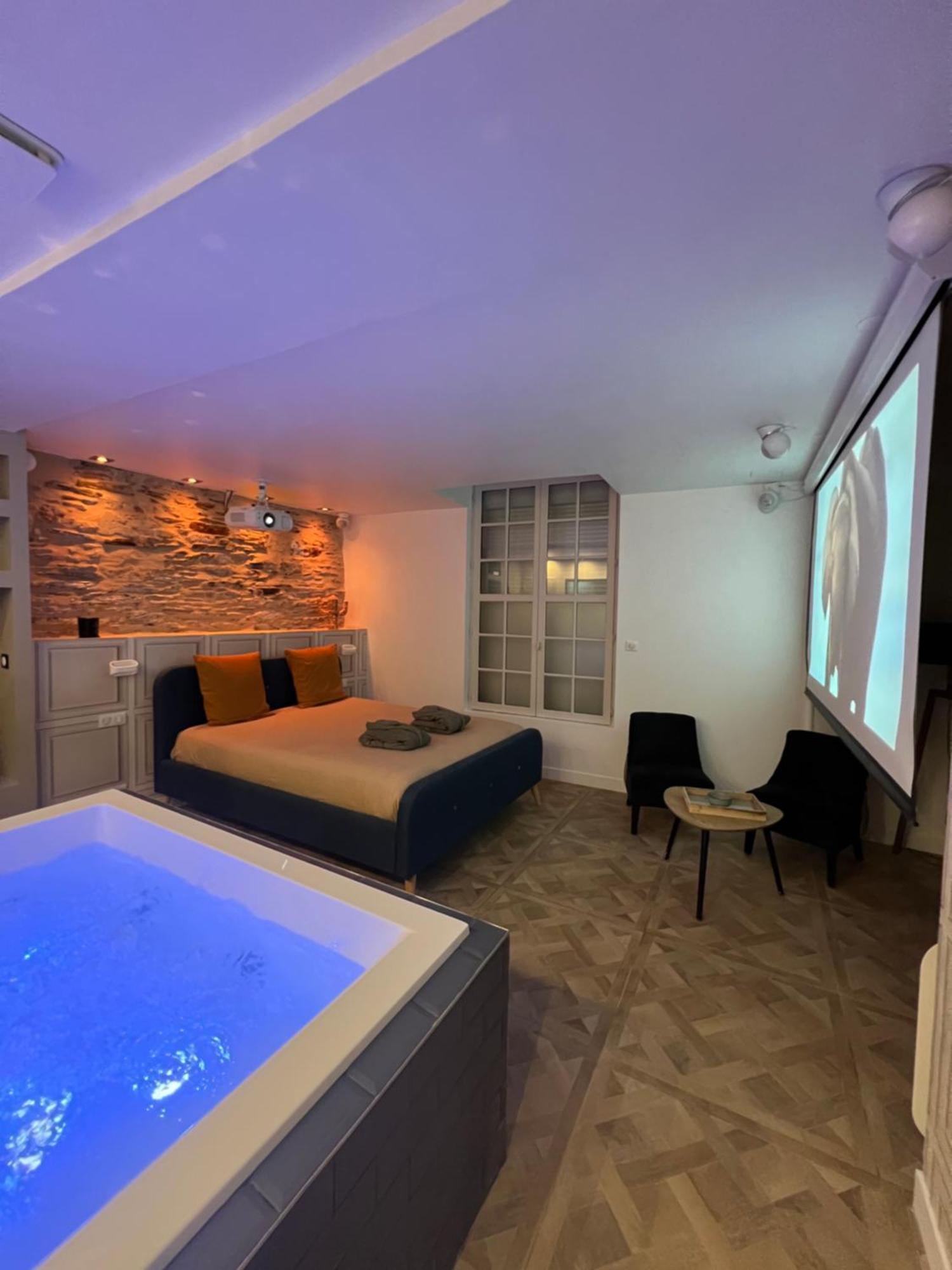 Appartement Avec Jacuzzi Sauna & Home Cinema - Nid D'Анже Екстериор снимка